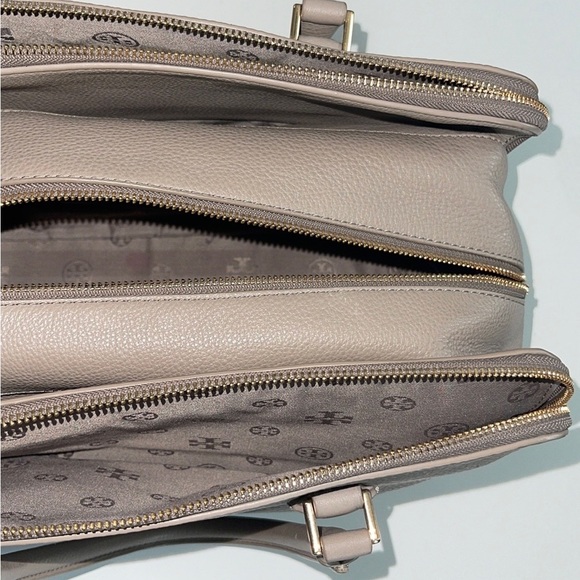 Tory Burch Pebbled leather Marion triple zipper top handle bag. - Picture 8 of 12